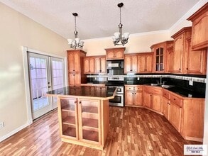 144 Country Club Rd in Brownsville, TX - Building Photo - Building Photo