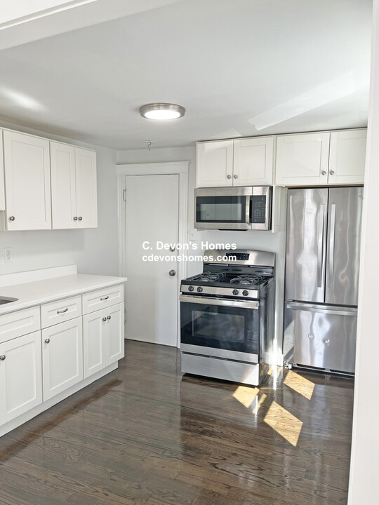 53 N Common St, Unit 2R in Lynn, MA - Building Photo