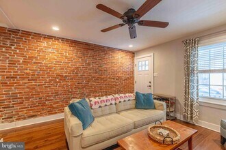 216 W Lafayette St in West Chester, PA - Building Photo - Building Photo