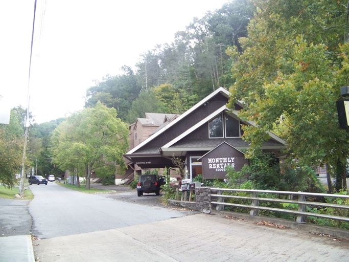 Creek Bend Town Homes in Gatlinburg, TN - Foto de edificio