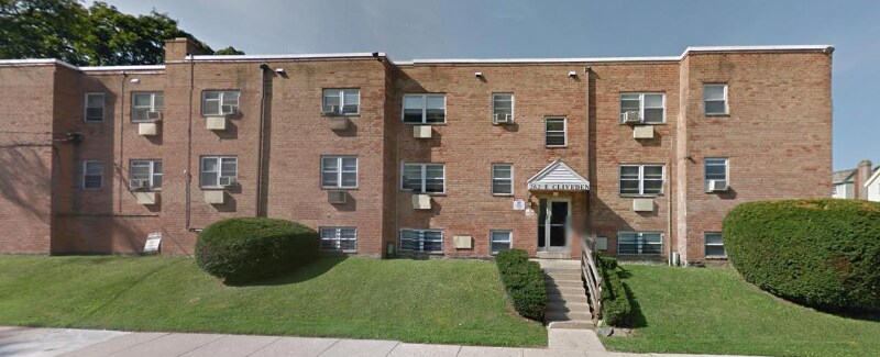 264 E Cliveden St in Philadelphia, PA - Building Photo