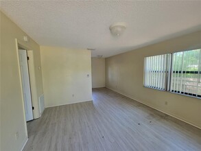 11724 SE 55th Avenue Rd in Belleview, FL - Foto de edificio - Building Photo