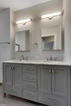1800 S Throop St-Unit -# 2C in Chicago, IL - Building Photo - Building Photo