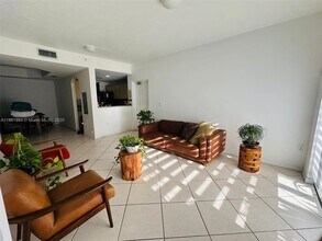 6400 NW 114th Ave in Doral, FL - Building Photo - Building Photo