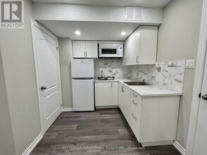 53 Matthewson Ave in Bradford West Gwillimbury, ON - Building Photo - Building Photo