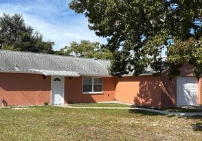 15827 Adobe Dr in Hudson, FL - Building Photo