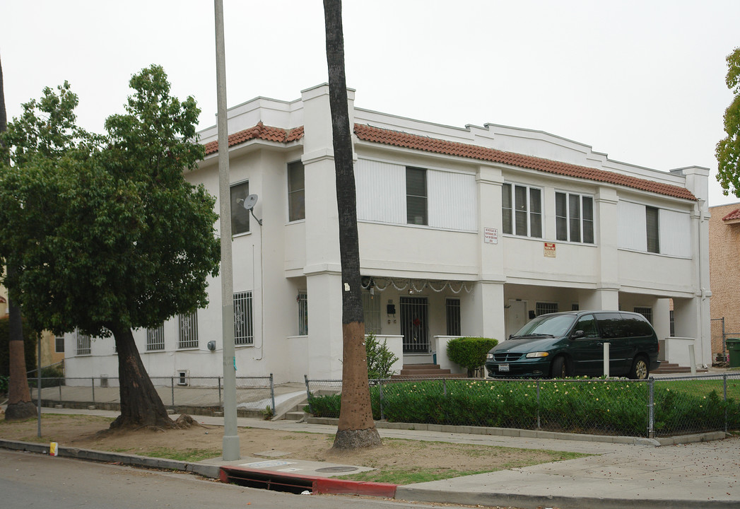 601 N Kenmore Ave in Los Angeles, CA - Building Photo