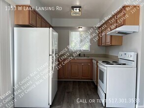 1353 W Lake Lansing Rd in East Lansing, MI - Building Photo - Building Photo