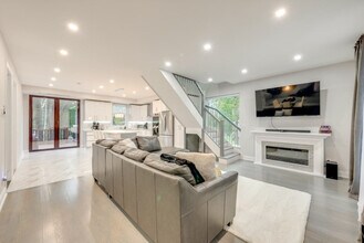 2135 Rosemont Dr in Tobyhanna, PA - Building Photo - Building Photo