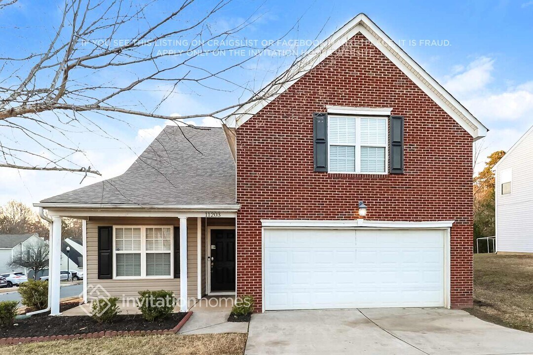 11203 Pointer Ridge Dr in Charlotte, NC - Building Photo
