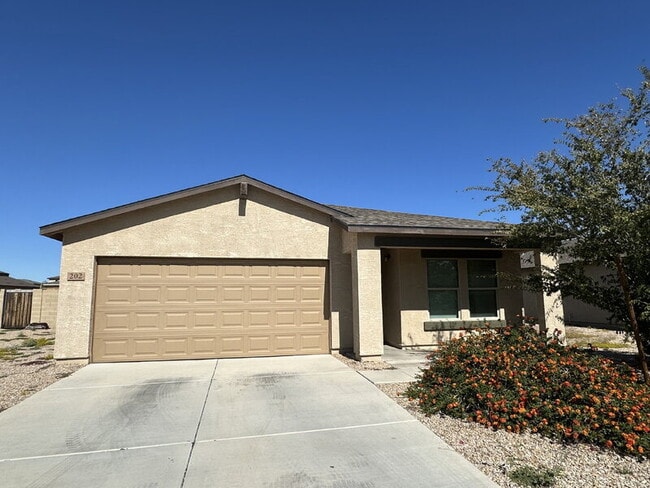 202 W Bobcat Ct