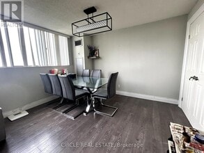 3695-3695 Kaneff Crescent in Mississauga, ON - Building Photo - Building Photo