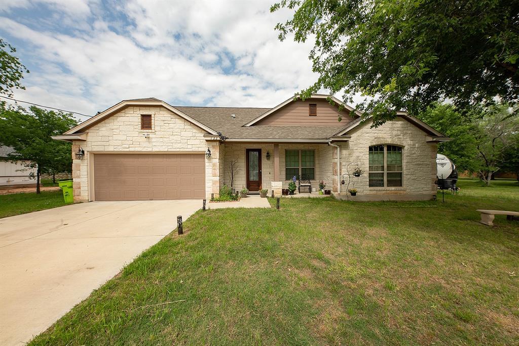122 Koele Ct in Bastrop, TX - Building Photo