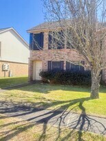 214 Greenbriar Dr in Houma, LA - Building Photo