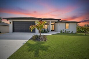 14242 Ingraham Blvd in Port Charlotte, FL - Building Photo