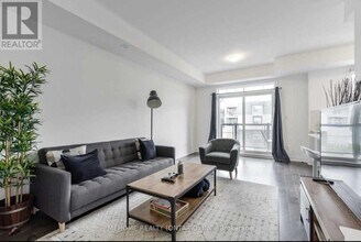 199 Pine Grove Rd in Vaughan, ON - Building Photo - Building Photo