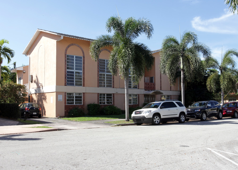 Gables North in Miami, FL - Building Photo