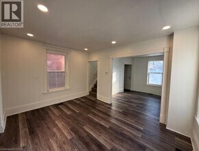 35 Park Ave in Brantford, ON - Building Photo - Building Photo