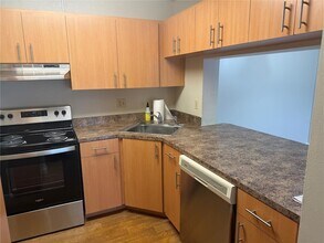 8215 Sun Spring Cir in Orlando, FL - Building Photo - Building Photo