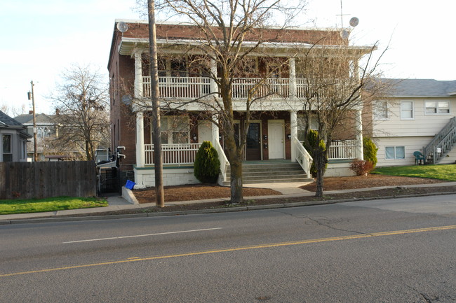 1314 W Maxwell Ave in Spokane, WA - Foto de edificio - Building Photo