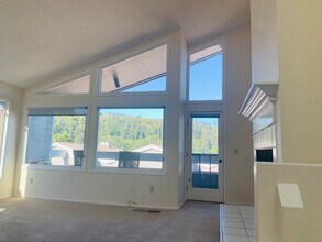 635 SE Linn St in Portland, OR - Building Photo - Building Photo