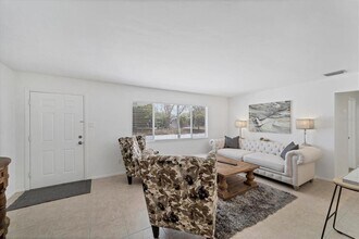 2738 Tangelo Dr in Sarasota, FL - Building Photo - Building Photo