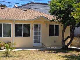 308 E Elmwood Ave in Burbank, CA - Building Photo