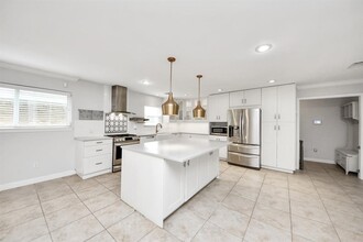 5727 Cheltenham Dr in Houston, TX - Building Photo - Building Photo