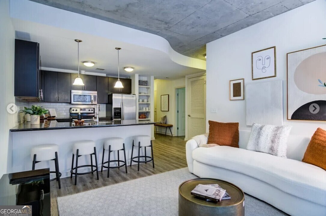 1080 W Peachtree St NW in Atlanta, GA - Building Photo