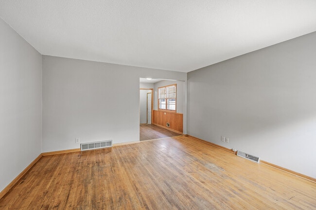 841 25th Ave SE in Minneapolis, MN - Building Photo - Building Photo