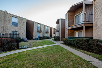 Ridge Point in Houston, TX - Foto de edificio - Building Photo