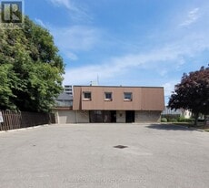 325 Fairview Dr in Brantford, ON - Building Photo
