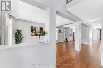 696 MOONFLOWER Crescent in Gloucester, ON - Building Photo - Building Photo
