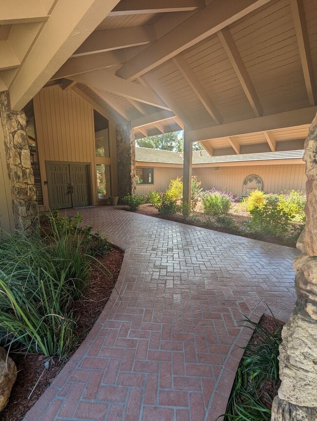 property at 3980 Via Palo Verde Lago