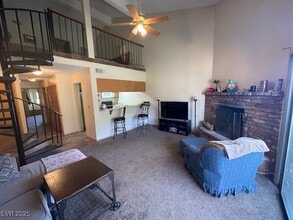 2660 Daines Dr in Las Vegas, NV - Building Photo - Building Photo