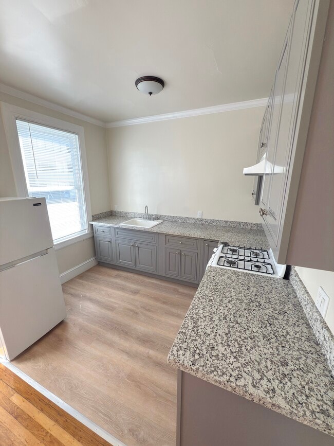 1945 Clay St, Unit 12 in San Francisco, CA - Foto de edificio - Building Photo