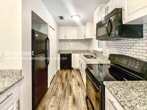 3872 Buckeye Cir in Sarasota, FL - Building Photo - Building Photo