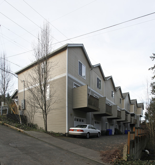 4203-4227 SW Beaverton-hillsdale Hwy in Portland, OR - Building Photo - Building Photo