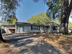 5040 Sea Isle Rd in Memphis, TN - Building Photo