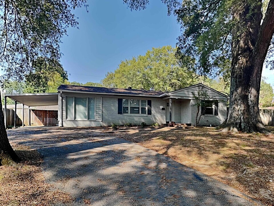 5040 Sea Isle Rd in Memphis, TN - Building Photo