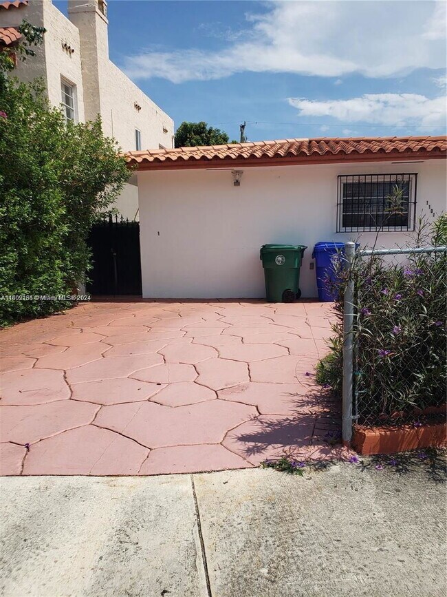 property at 1101 SW 17th Ave