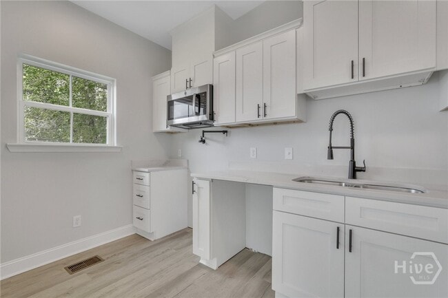 property at 1112 E Waldburg St