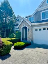 4412 219th Pl SE in Bothell, WA - Foto de edificio - Building Photo