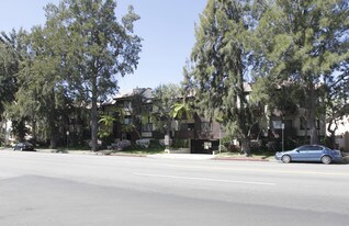 Canyon Glen Apartments in Studio City, CA - Building Photo