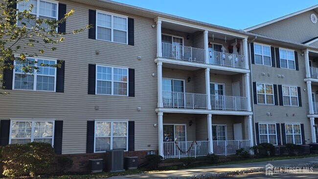 103 Liddle Ave in Edison, NJ - Building Photo - Building Photo