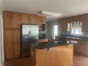 227 Sandra Dr NW in Lilburn, GA - Building Photo - Building Photo