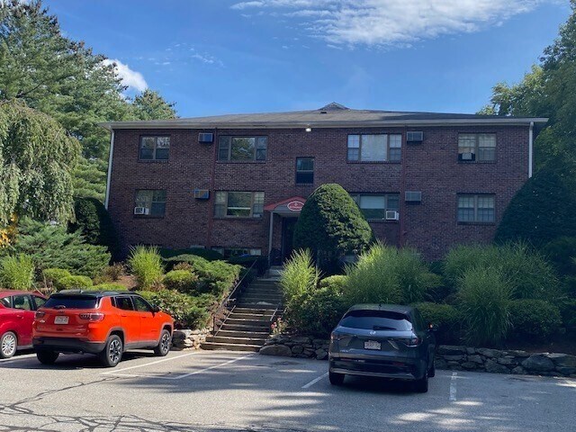property at 35 Swanson Ct