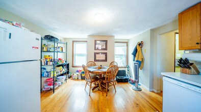 80 Sciarappa St, Unit 1 in Cambridge, MA - Foto de edificio - Building Photo