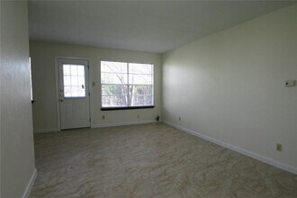6605 Bluestone St in Austin, TX - Building Photo - Building Photo