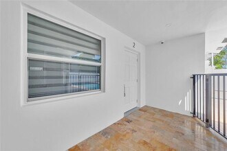 5122 NE 19th Ave in Fort Lauderdale, FL - Building Photo - Building Photo